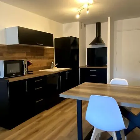 Apartment Appt F3 A 80m De La Mer 5 Couchages Plus Bebe *